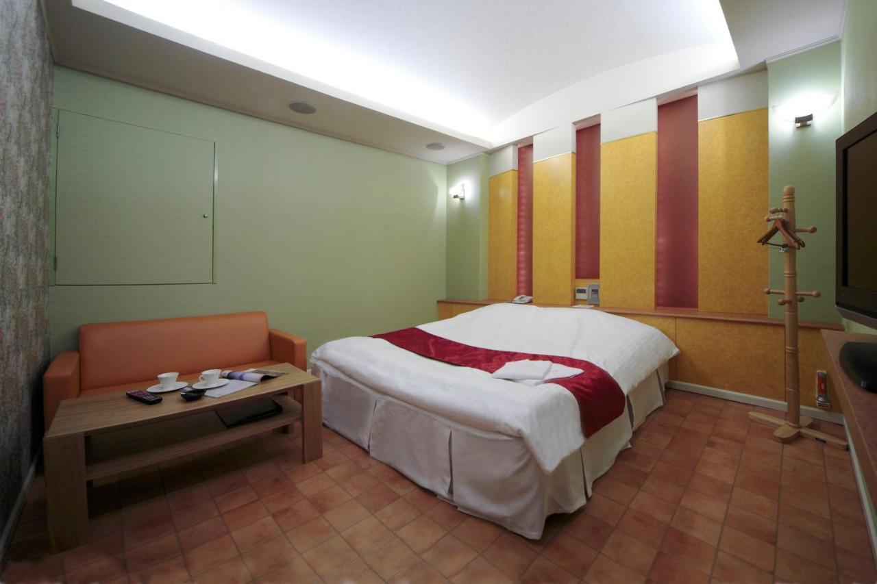 נגויה Hotel Lala Minato - Adult Only מראה חיצוני תמונה
